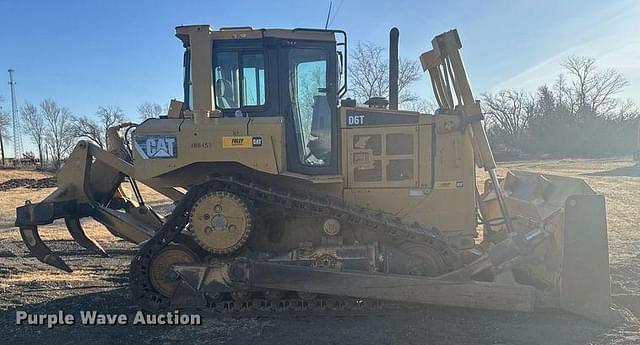 Image of Caterpillar D6T equipment image 3