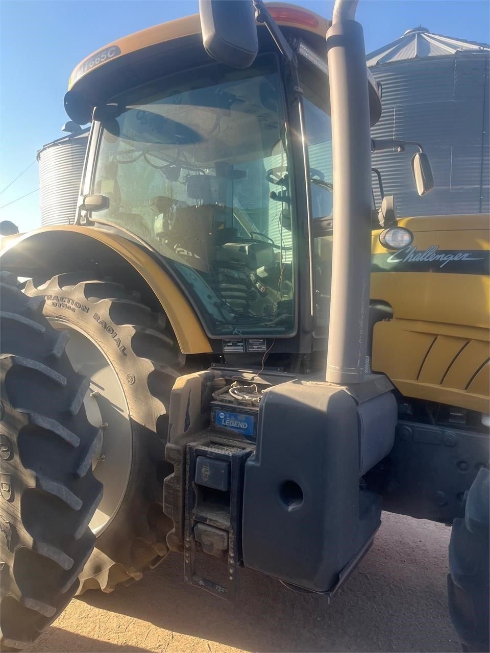 2009 Challenger MT665C Equipment Image0