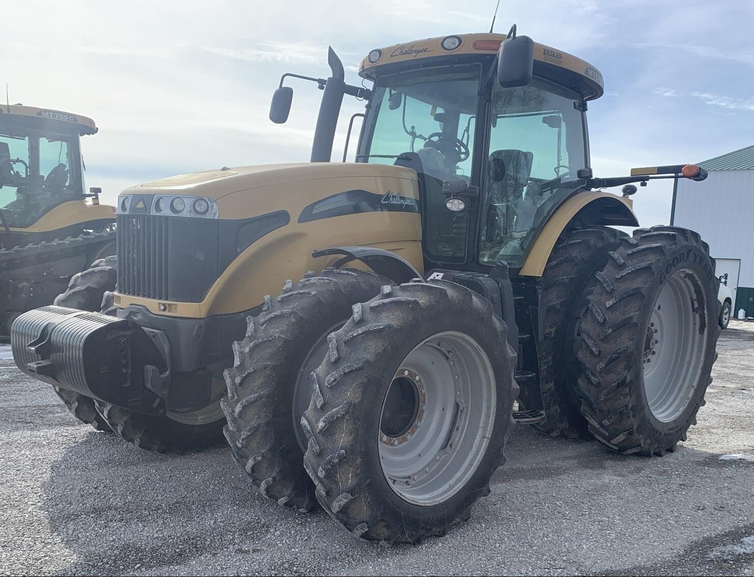 2009 Challenger MT675C Equipment Image0