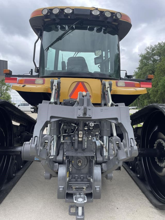 Image of Challenger MT765C equipment image 4