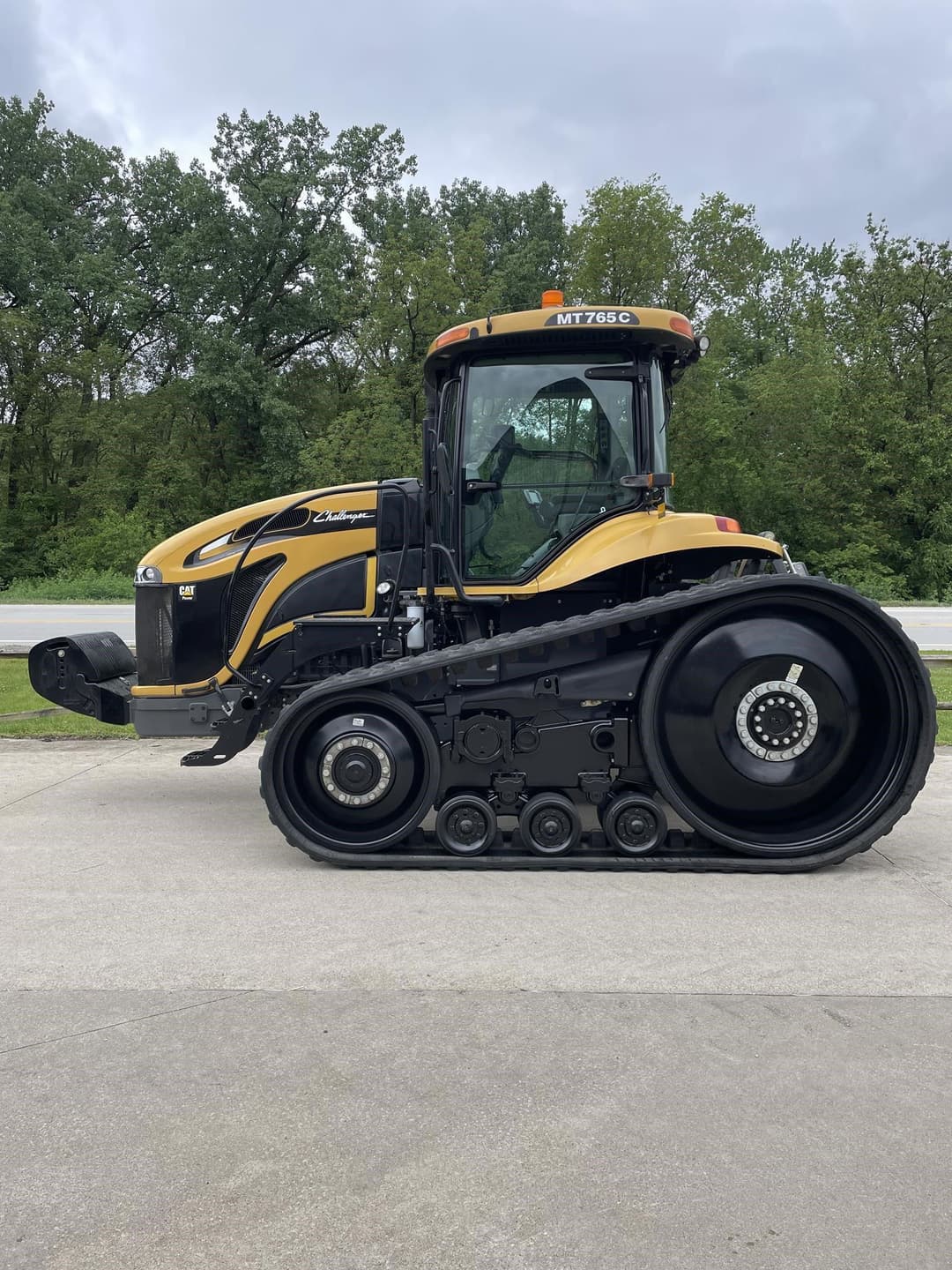 Image of Challenger MT765C Primary image