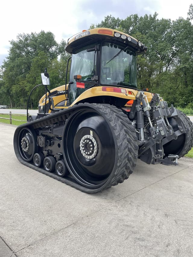 Image of Challenger MT765C equipment image 3