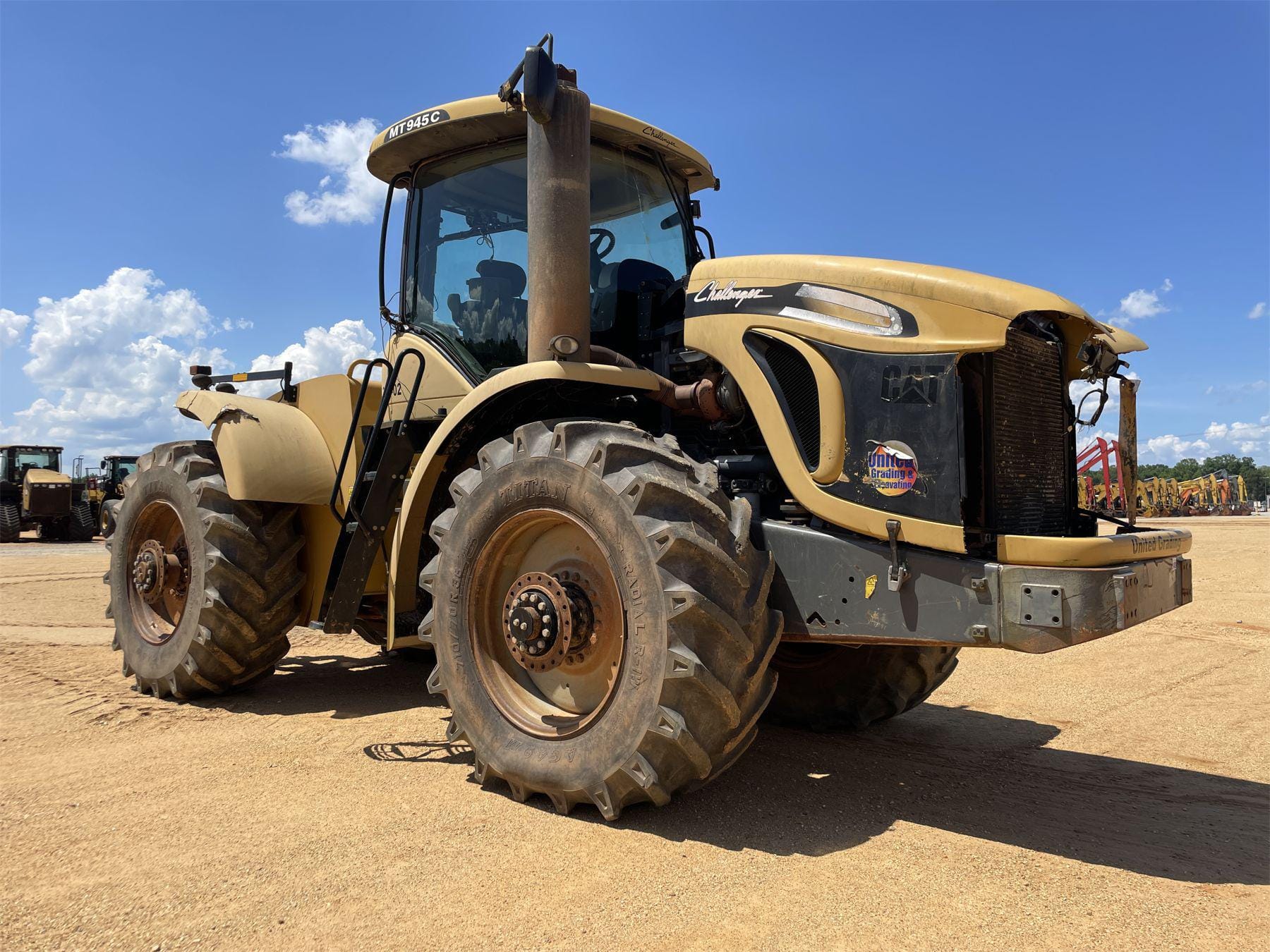 Main image Challenger MT945C