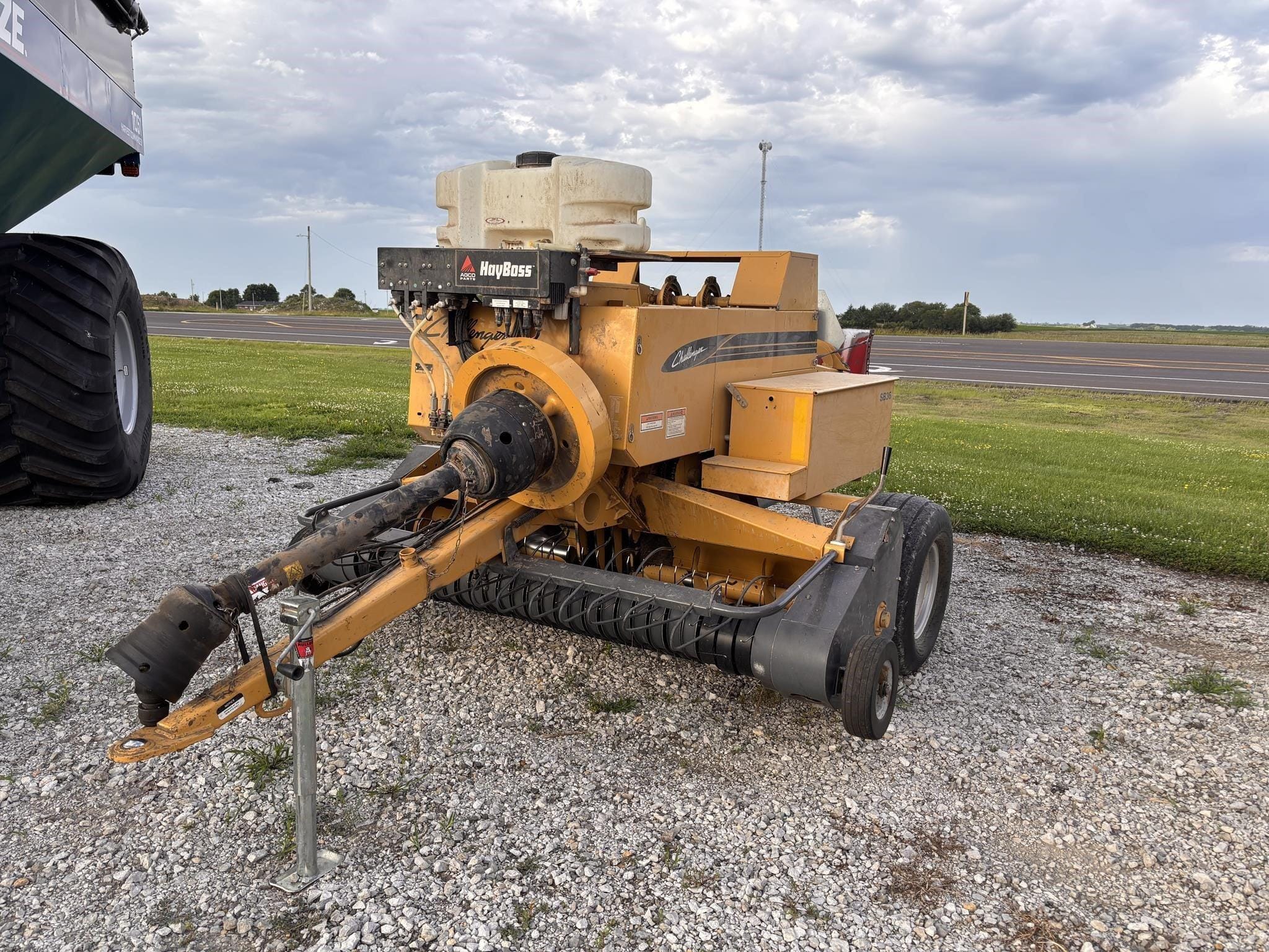 2009 Challenger SB36 Equipment Image0