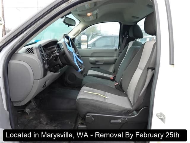 Image of Chevrolet 2500 equipment image 3