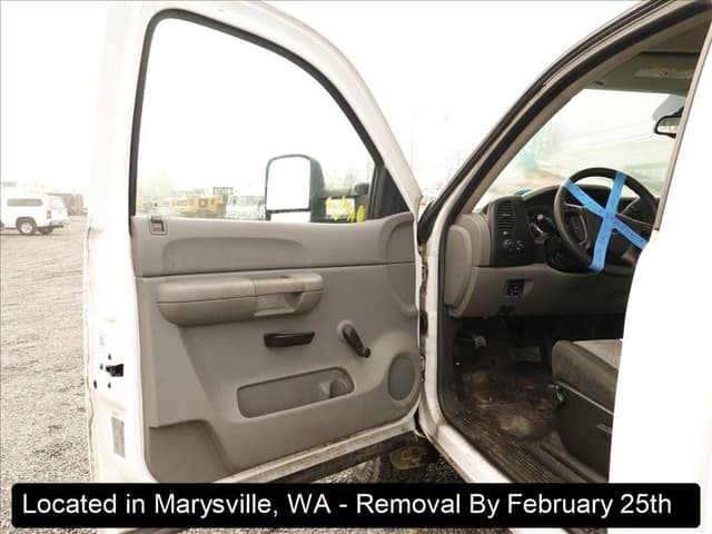 Image of Chevrolet 2500 equipment image 1