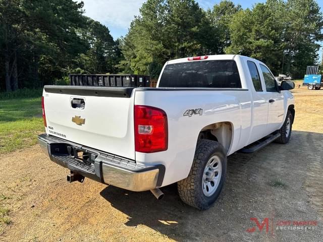 Image of Chevrolet Silverado equipment image 1