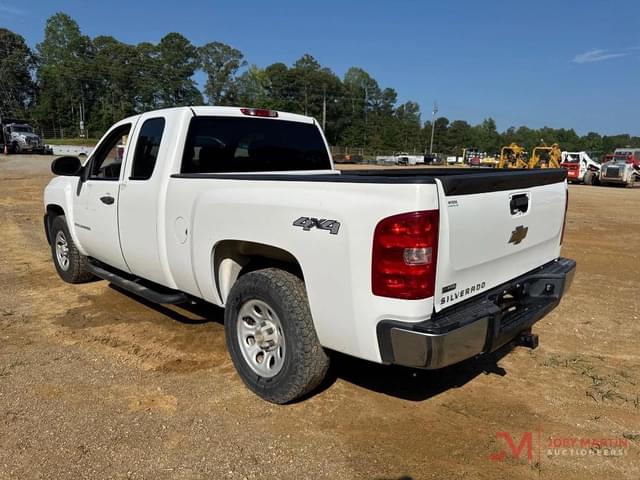 Image of Chevrolet Silverado equipment image 2