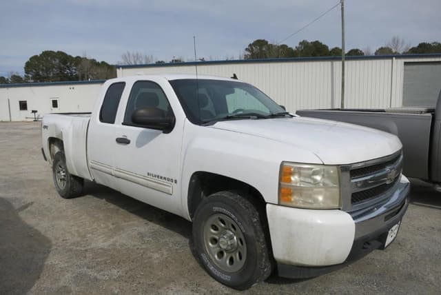 Image of Chevrolet 1500 equipment image 1