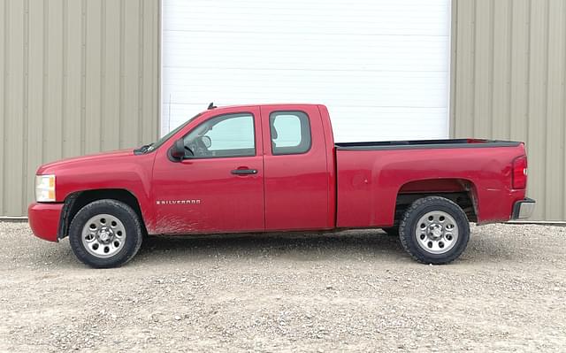 Image of Chevrolet 1500 equipment image 3
