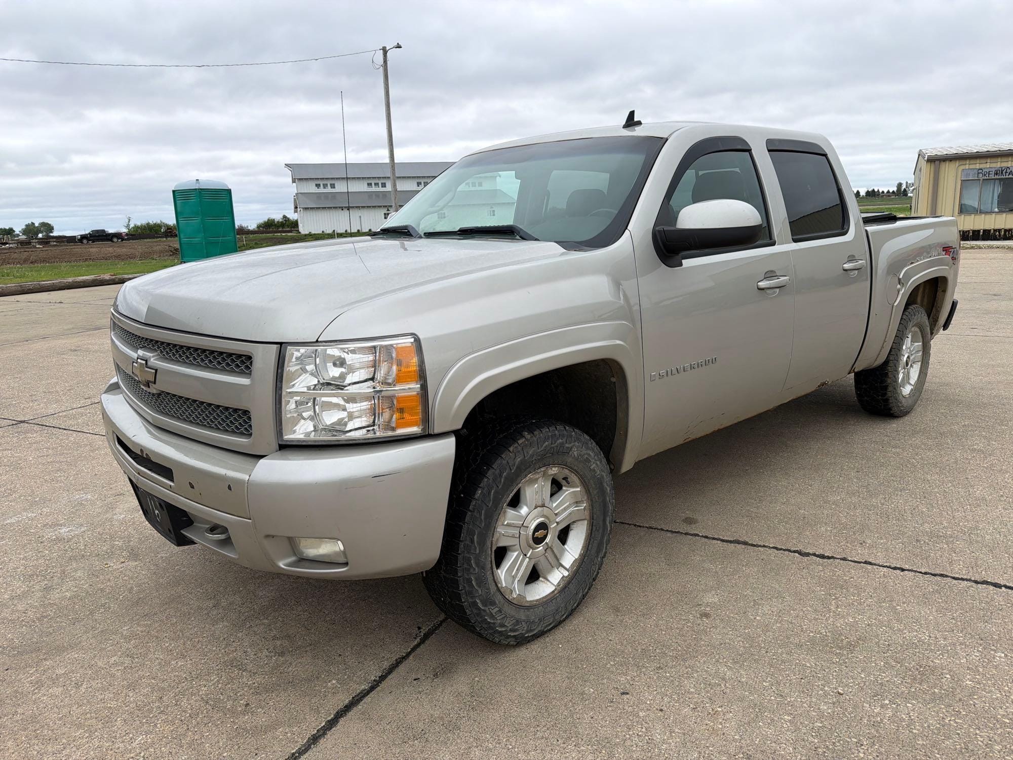 2009 Chevrolet 1500 Equipment Image0