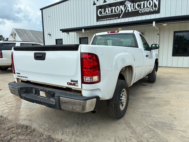 Image of Chevrolet 2500 equipment image 3