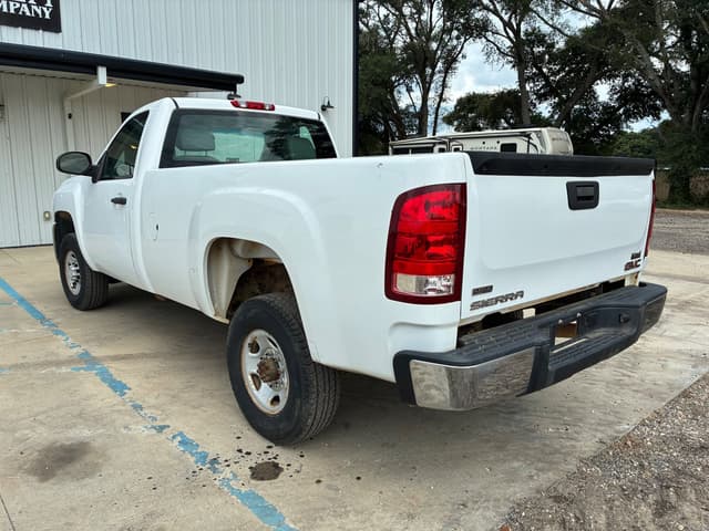 Image of Chevrolet 2500 equipment image 4