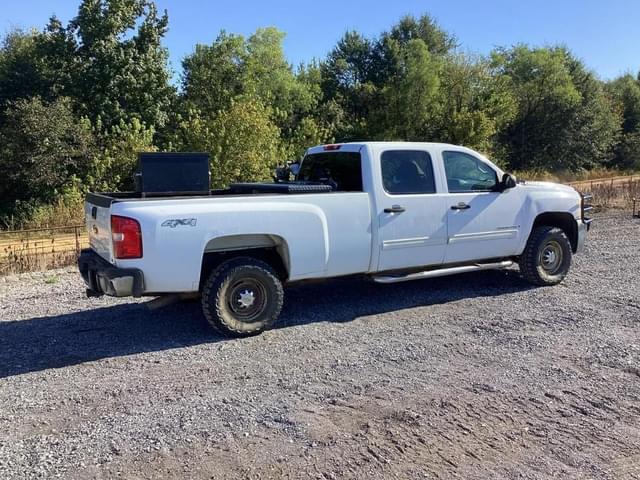 Image of Chevrolet 2500 equipment image 3