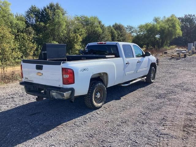 Image of Chevrolet 2500 equipment image 4