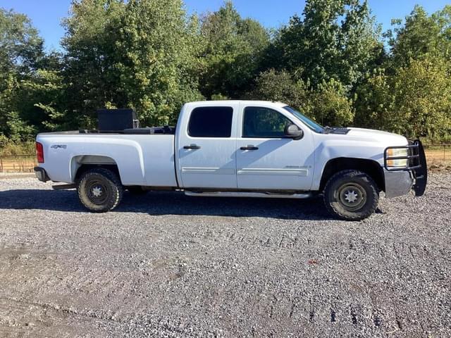Image of Chevrolet 2500 equipment image 1