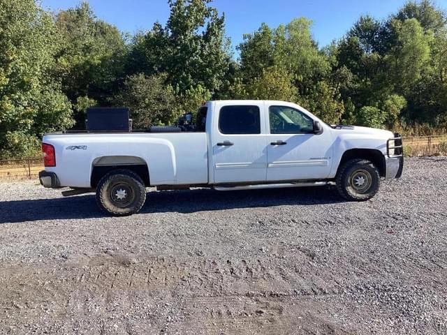 Image of Chevrolet 2500 equipment image 2