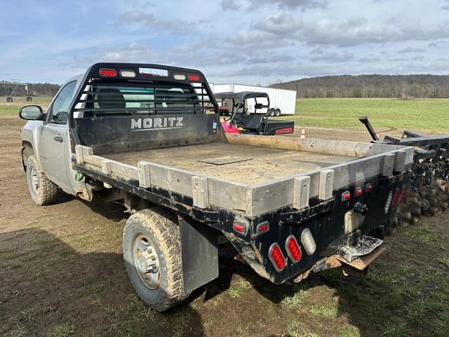 Image of Chevrolet 2500HD equipment image 3