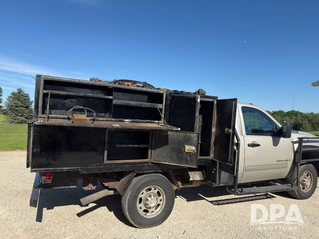 Image of Chevrolet 2500HD equipment image 1