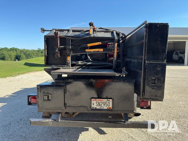 Image of Chevrolet 2500HD equipment image 3