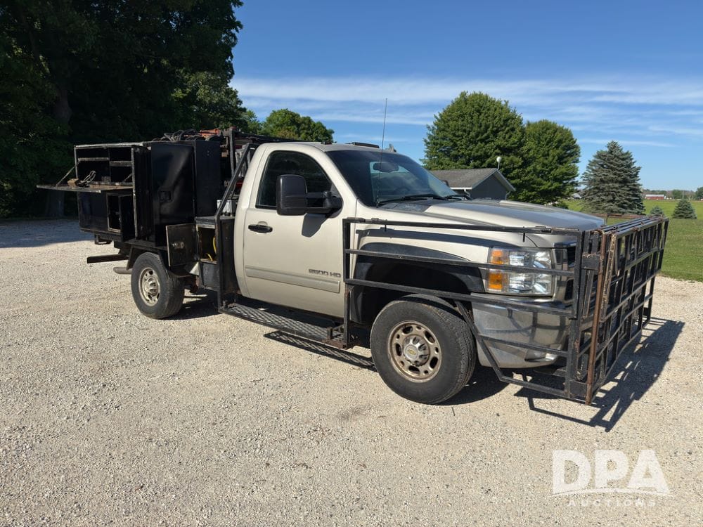2009 Chevrolet 2500HD Equipment Image0