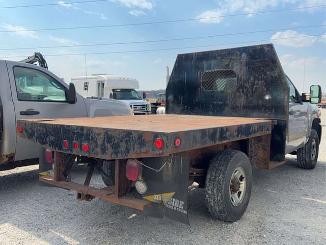 Image of Chevrolet 2500HD equipment image 3