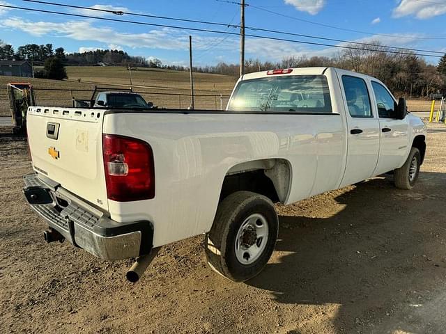 Image of Chevrolet 2500HD equipment image 4