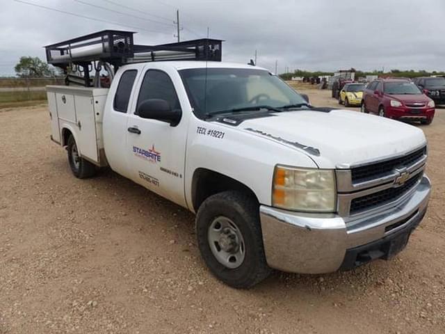 Image of Chevrolet 2500HD equipment image 1