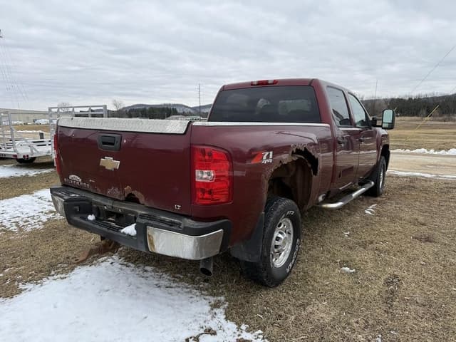 Image of Chevrolet 2500HD equipment image 3