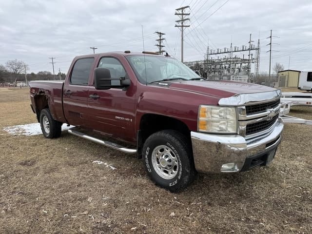 Image of Chevrolet 2500HD equipment image 2