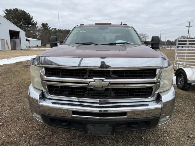 Image of Chevrolet 2500HD equipment image 1