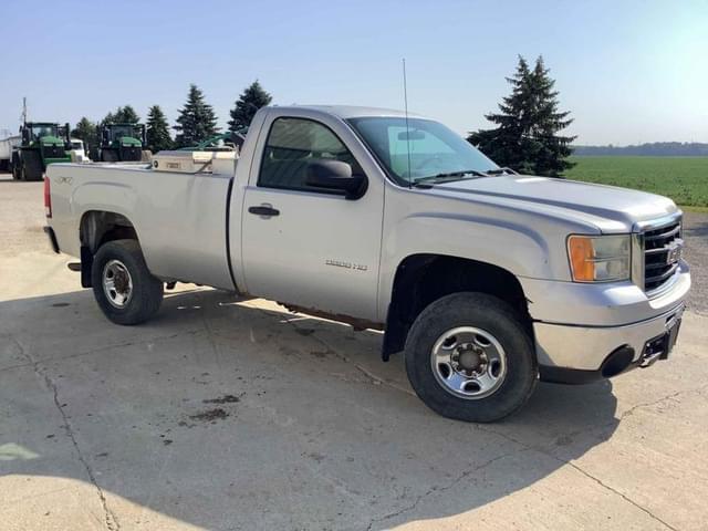 Image of Chevrolet 2500 equipment image 1