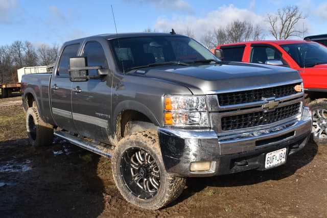 Image of Chevrolet 2500HD equipment image 2