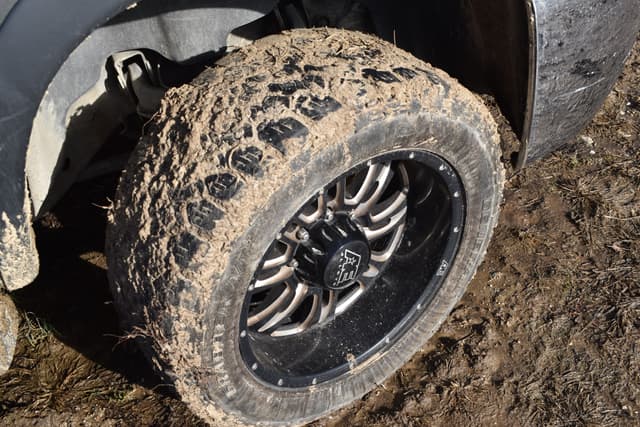 Image of Chevrolet 2500HD equipment image 4