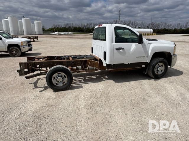 Image of Chevrolet 2500HD equipment image 3