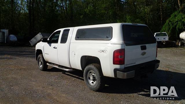 Image of Chevrolet 2500HD equipment image 2