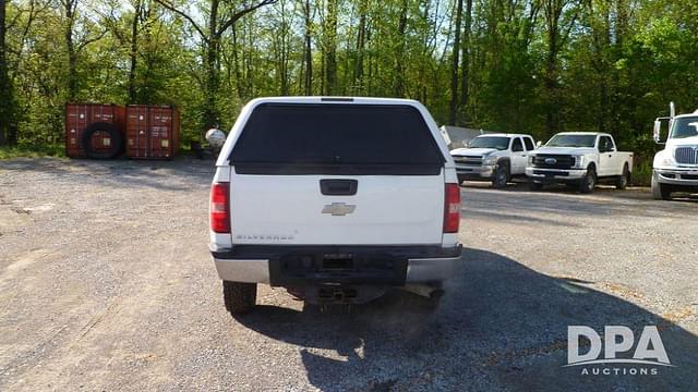 Image of Chevrolet 2500HD equipment image 3