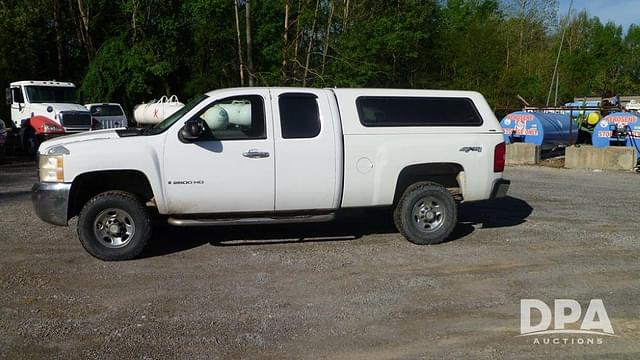 Image of Chevrolet 2500HD equipment image 1