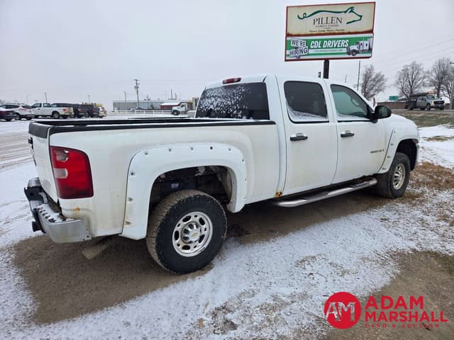 Image of Chevrolet 2500HD equipment image 4