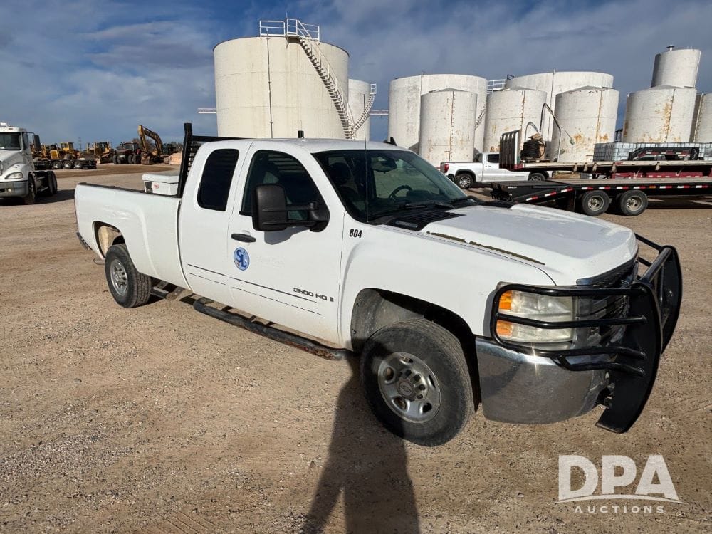 2009 Chevrolet 2500HD Equipment Image0