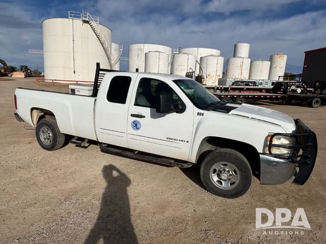 Image of Chevrolet 2500HD equipment image 1