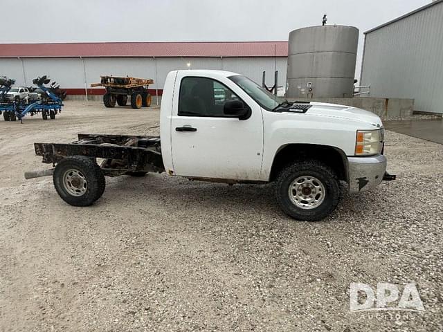 Image of Chevrolet 2500HD equipment image 4