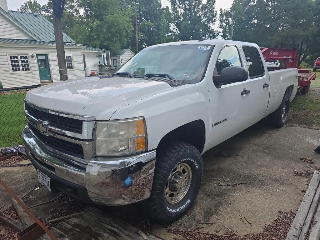2009 Chevrolet 2500HD Equipment Image0