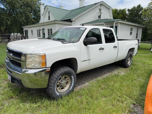 Image of Chevrolet 2500HD equipment image 1