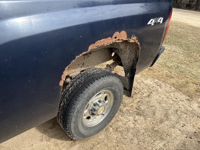 Image of Chevrolet 3500 equipment image 4