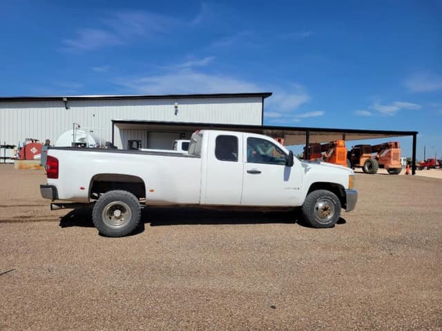 Image of Chevrolet 3500HD equipment image 4