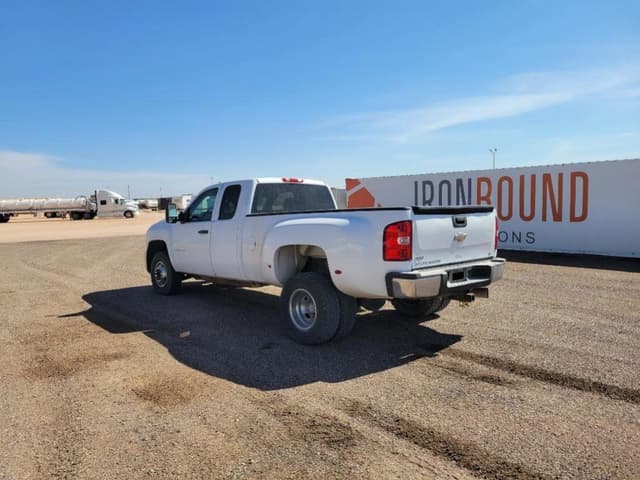 Image of Chevrolet 3500HD equipment image 2