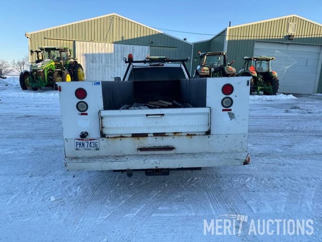 Image of Chevrolet 3500 equipment image 3