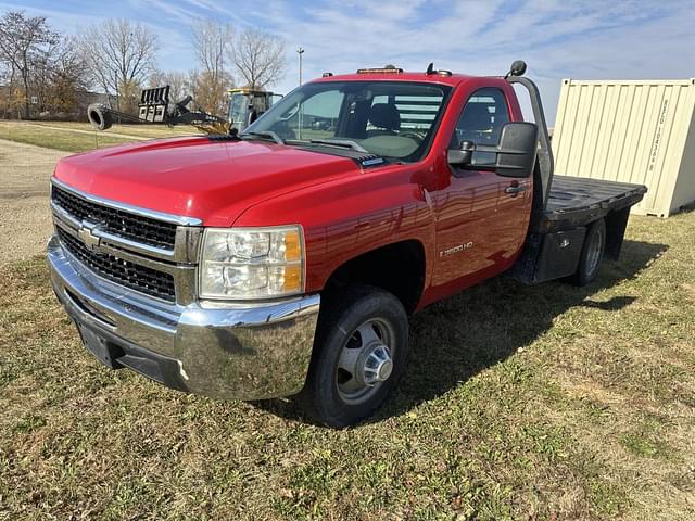 Image of Chevrolet 3500 equipment image 1