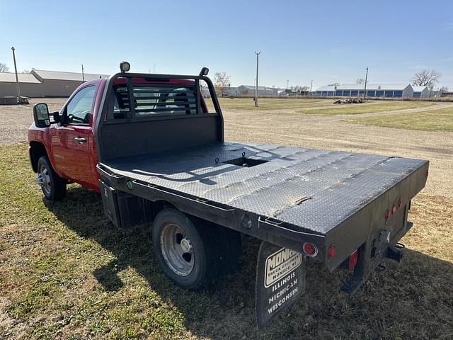 Image of Chevrolet 3500 equipment image 3